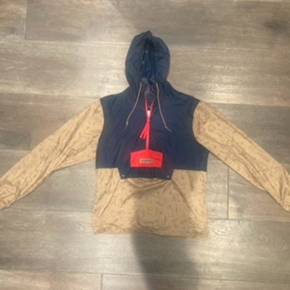 Lighweight Columbia Windbreaker With Hood and Front Pocket